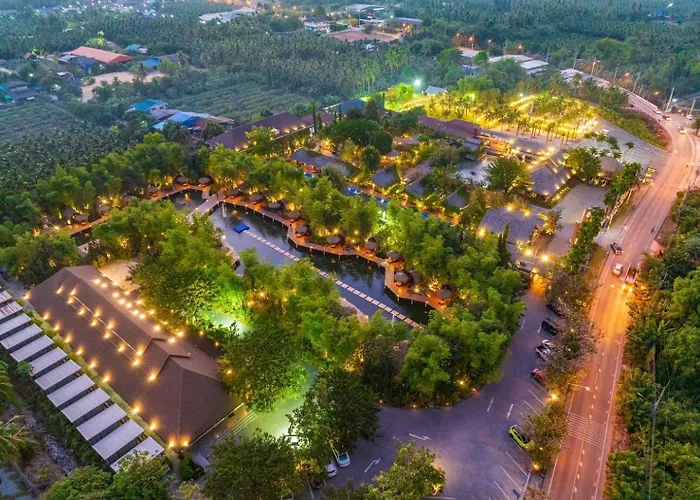 Resort Khum Damnoen
