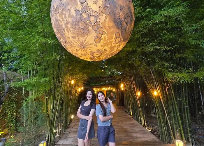 Khum Damnoen