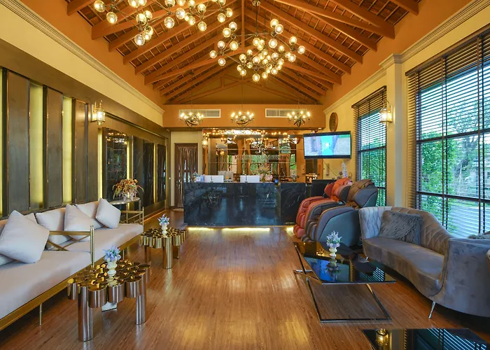 Khum Damnoen Resort