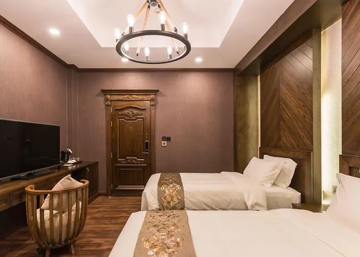 Khum Damnoen Resort