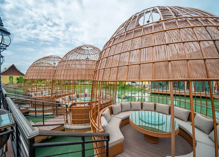 Resort Khum Damnoen